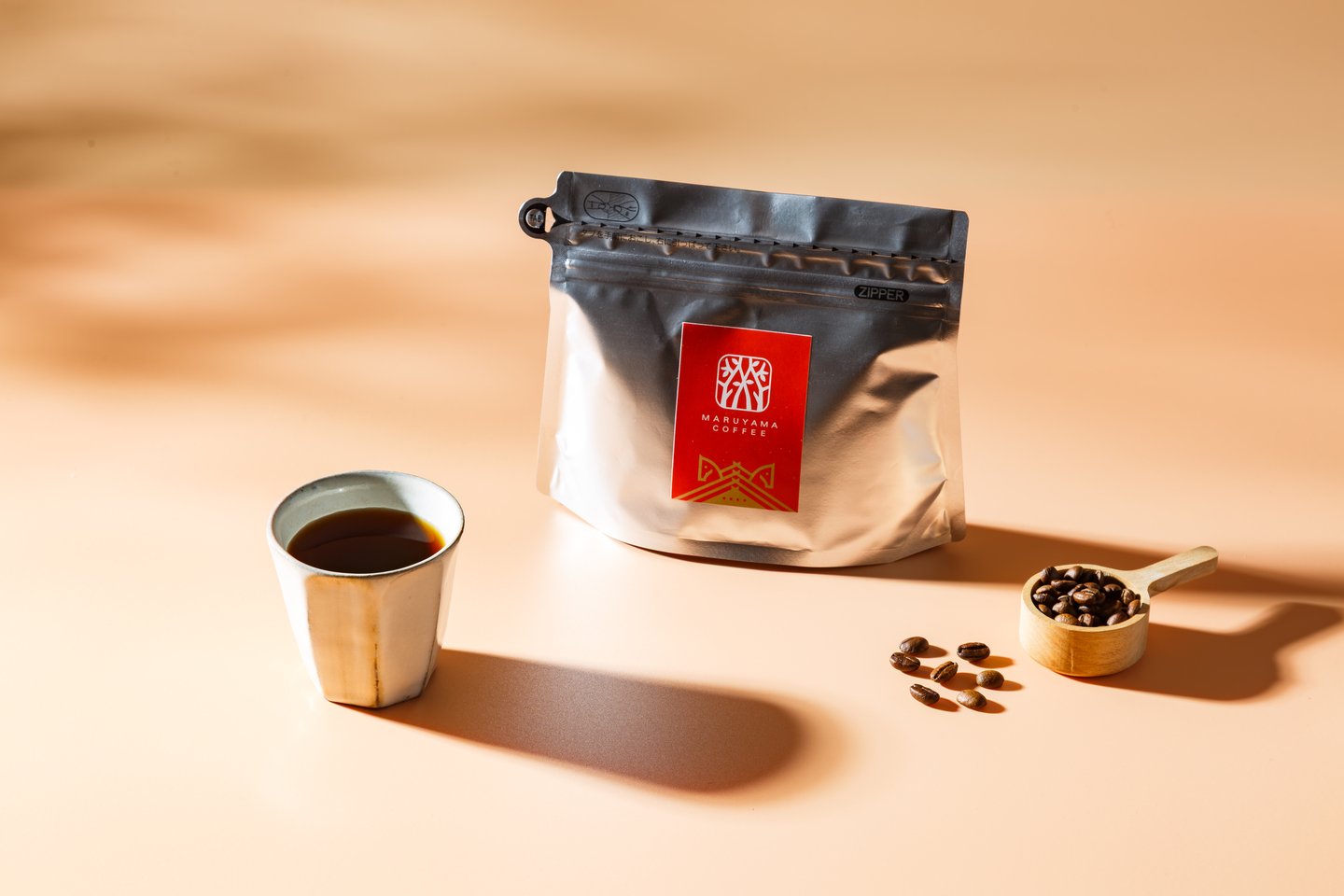祈願のシンボルである「馬」をモチーフにした「丸山珈琲のブレンド 馬ラベル」を ２月1日（日）より発売